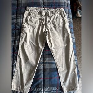 Duluth Men’s Khakis